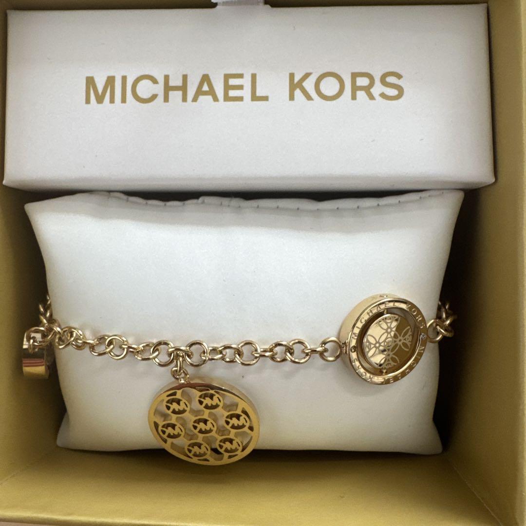 【新品】MICHAEL KORS ゴールド チェーンブレスレットたくさんロゴ