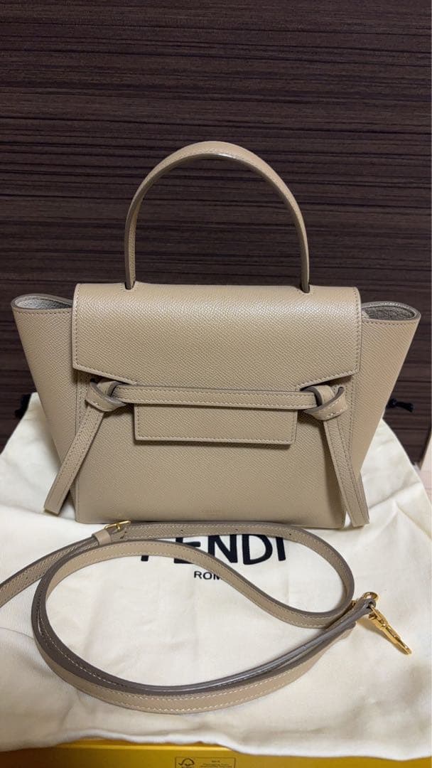 CELINE セリーヌ ベルトバッグナノ　ライトトープ