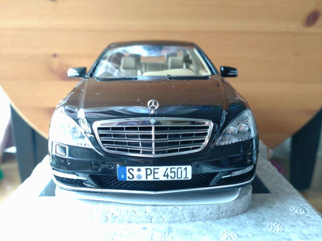 ミニカー Motorhelix Mercedes Benz S600l 1/18