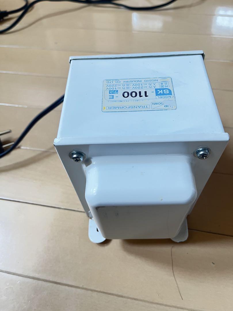 日章 トランスフォマーSK-1100E 両用変圧器220/100V 1100W