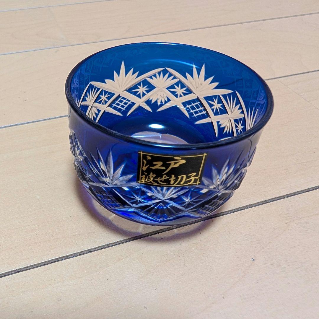 昭和レトロ　アンティーク　手作りガラス　切子の灰皿　切子青被せ Amazon.co.jp: レトロ切子 ガラス 灰皿 : ファッション