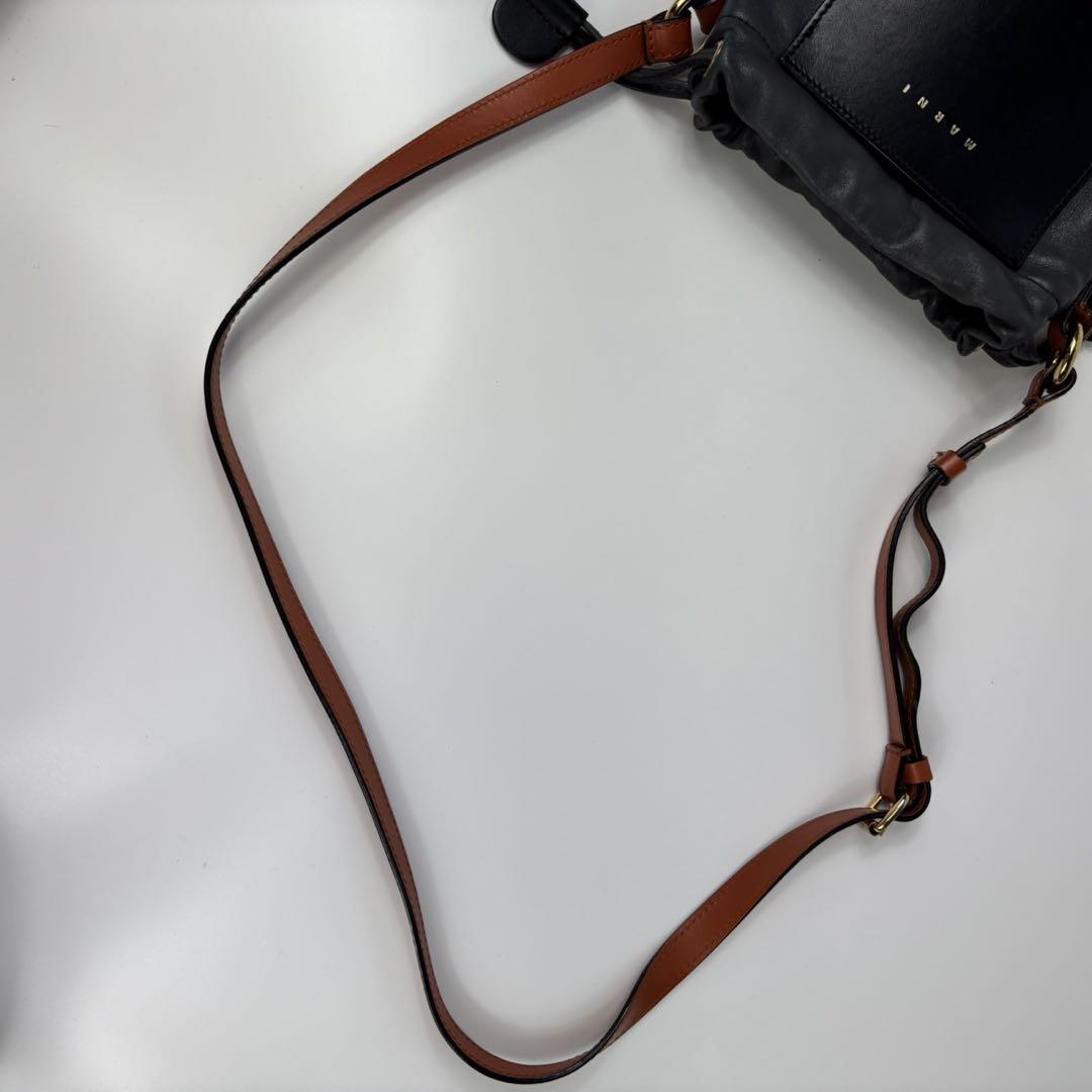 美品✨ MARNI ガセット ショルダーバッグ 3色 レザー 巾着 専用MARNI ガセット ショルダーバッグ 3色 レザー 巾着 - メルカリ
