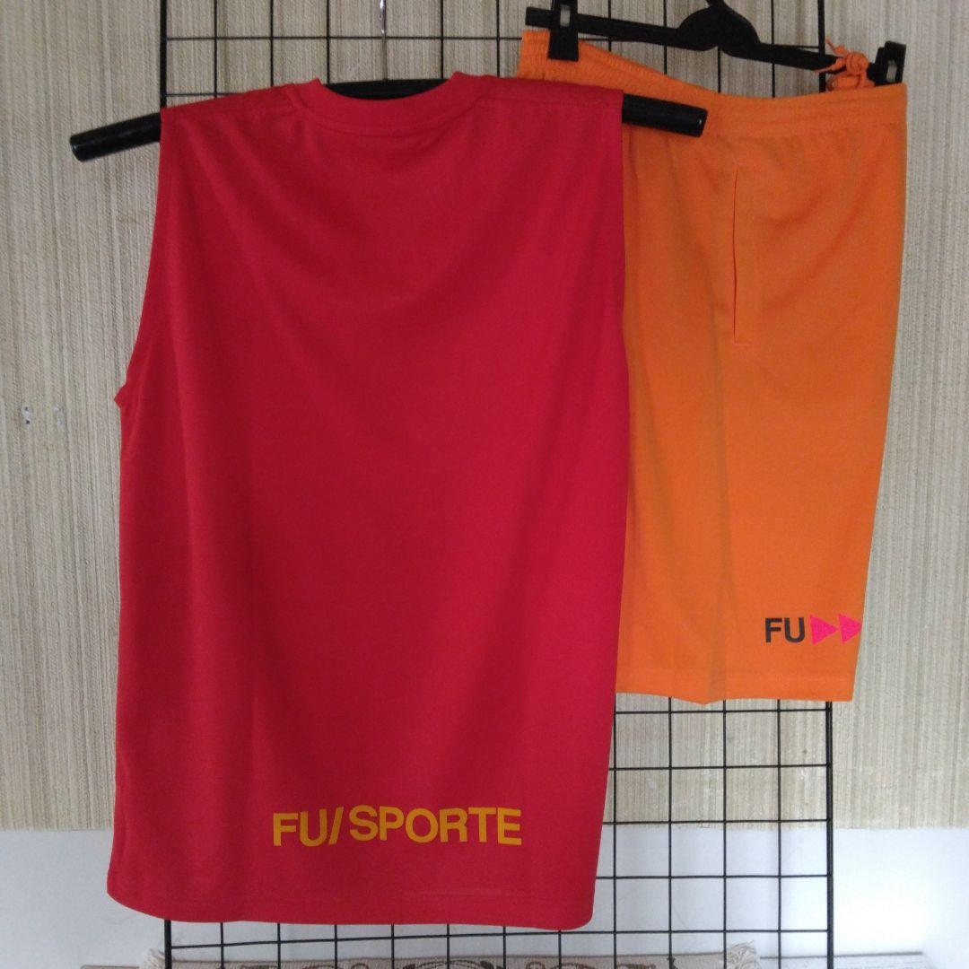 Guarana Antarctica Vネックシャツとパンツセット