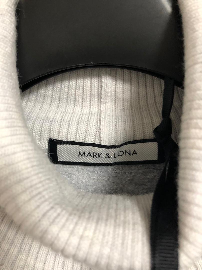 新品 MARK&LONA ワッペン ロゴ 迷彩 タートルネック ニット
