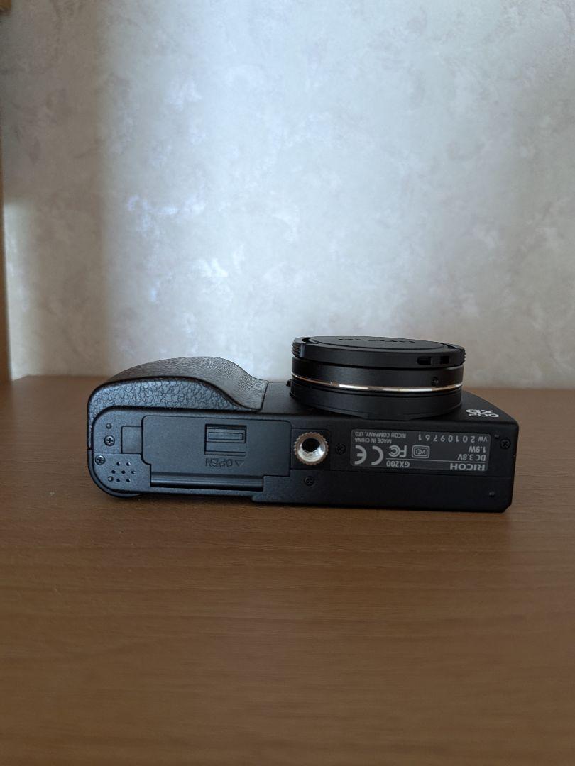 美品！　RICOH GX200 VF KIT　オートレンズキャップ付き