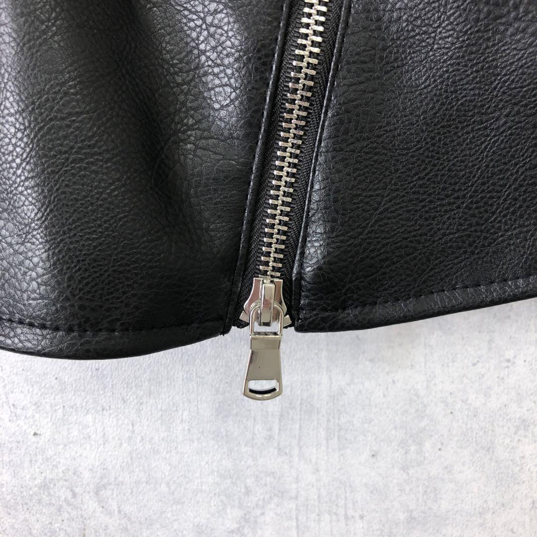 タグ付き新品 未使用 ZARA ライダースデザイン フェイクレザービスチェ