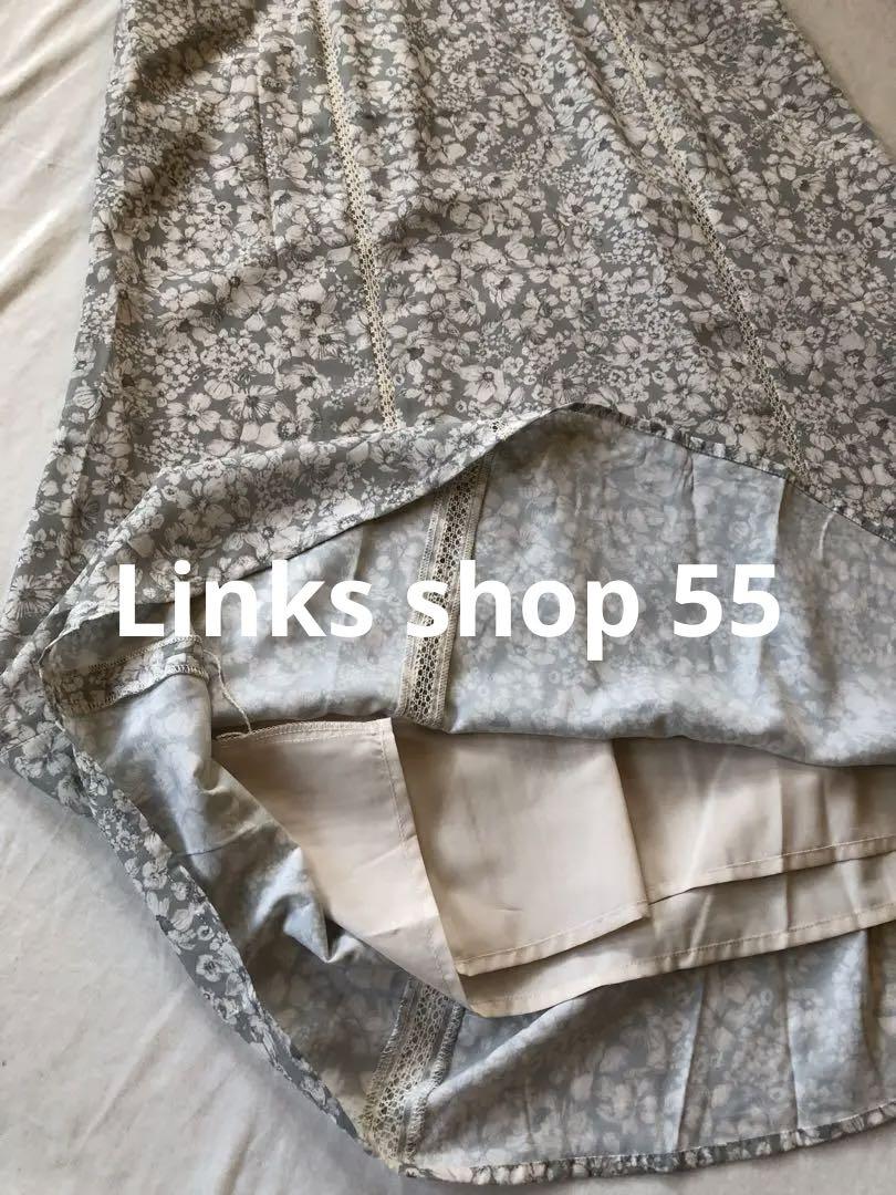 新色 Her lip to Lace Trimmed Floral Dress