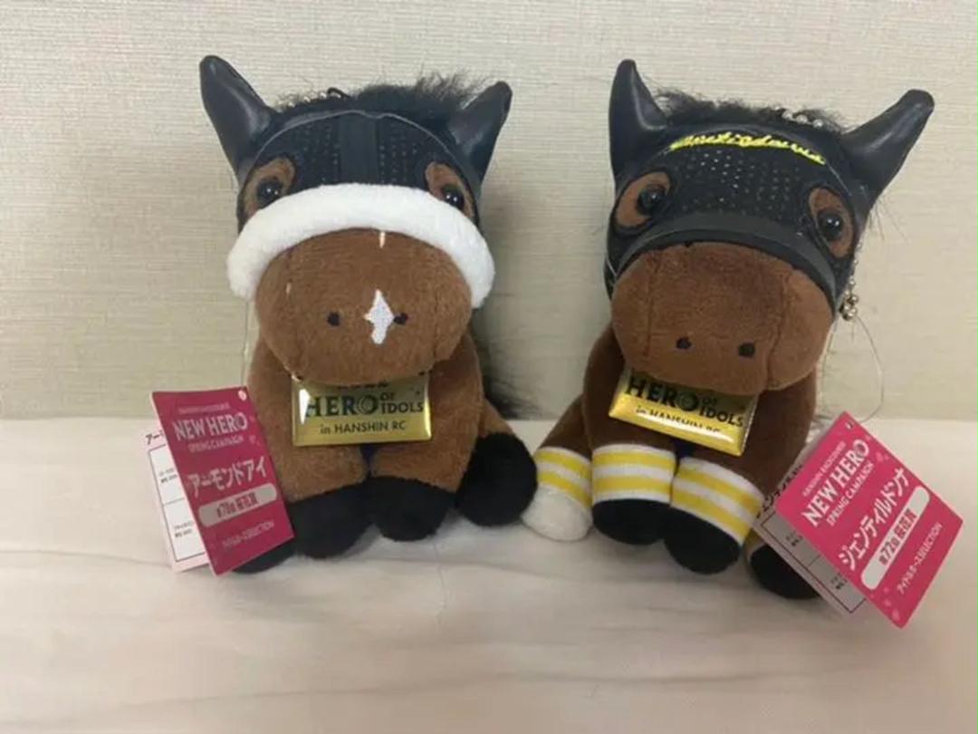 非売品 桜花賞ゼッセン三冠馬マスコット アーモンドアイ ジェンティルドンナ Dramarcelaqueiroz Com Br