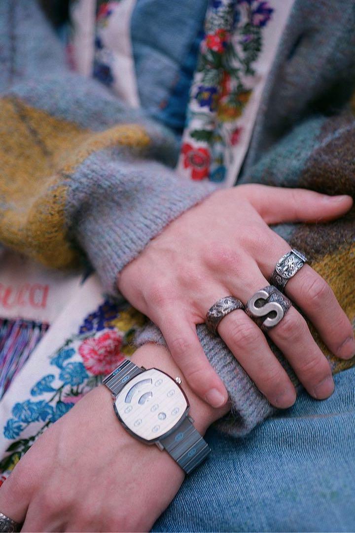 名作 新品■定価 22万GUCCI グリップ ウォッチ 腕時計シルバー