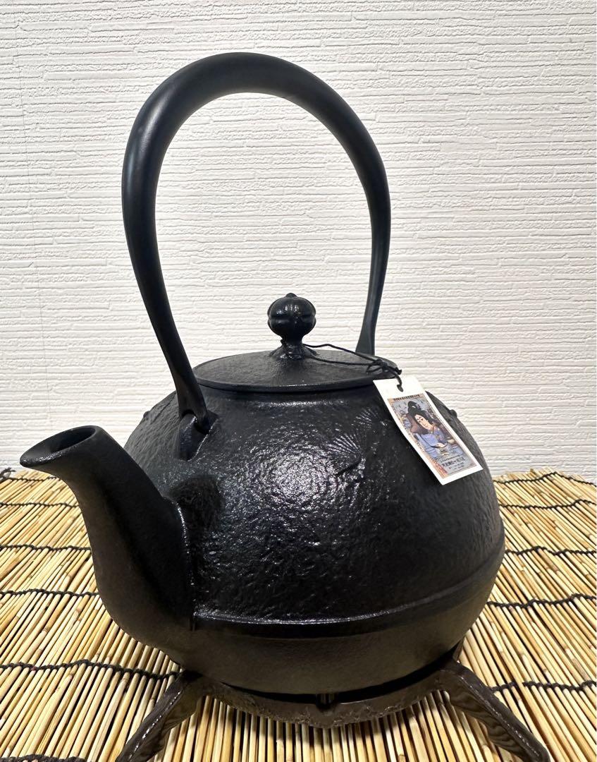 新品、タグ付　南部盛榮堂(OIGEN)造　アラレ１.８　南部鉄瓶　南部鉄器　鉄瓶