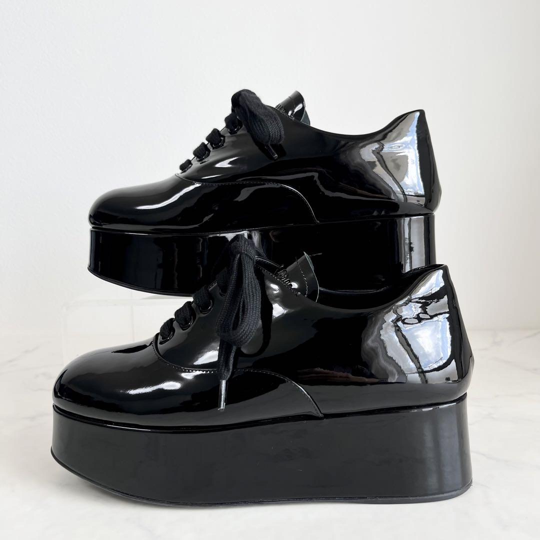 美品 MIU MIU 37 プラットフォーム エナメル 厚底 レースアップ 黒