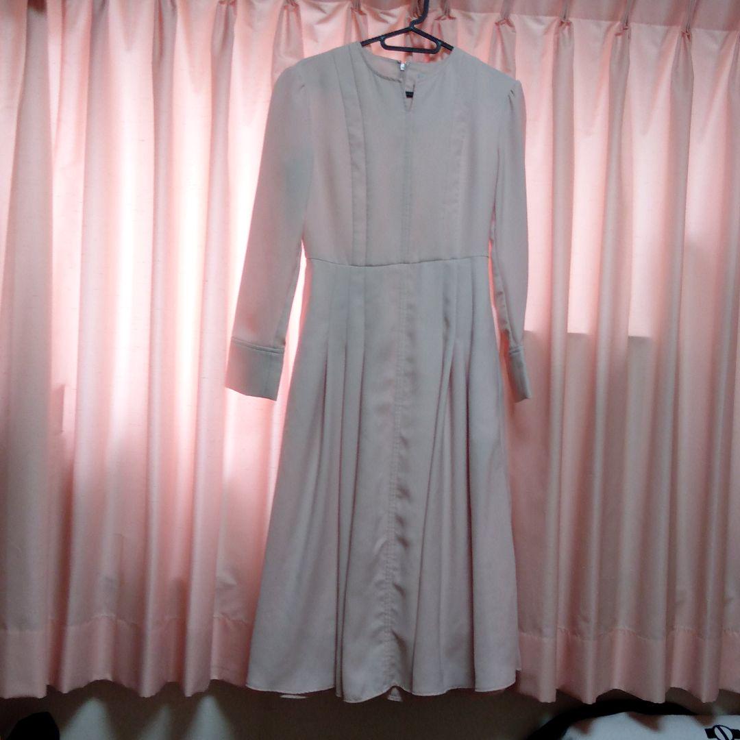 ロングワンピース薄いピンク色
