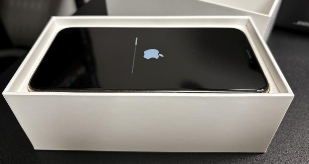 iPhone Xs 64GB Gold SIMフリー版☆シンガポールにて購入
