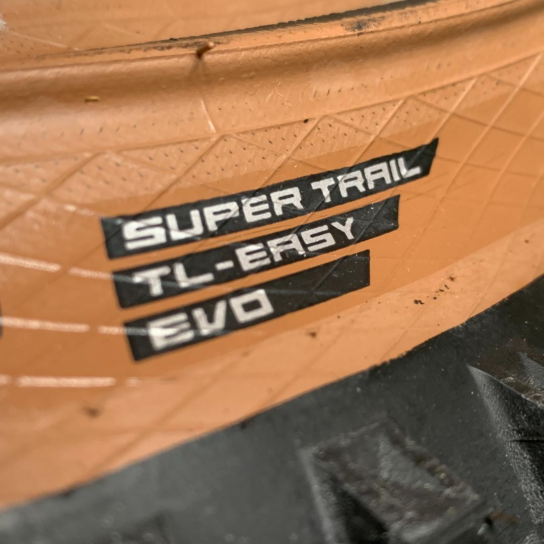 Schwalbe Hans Dampf MTB 27.5×2.35 タイヤ　新品 Schwalbe Hans Dampf TLE Addix Soft Evolution Super Trail