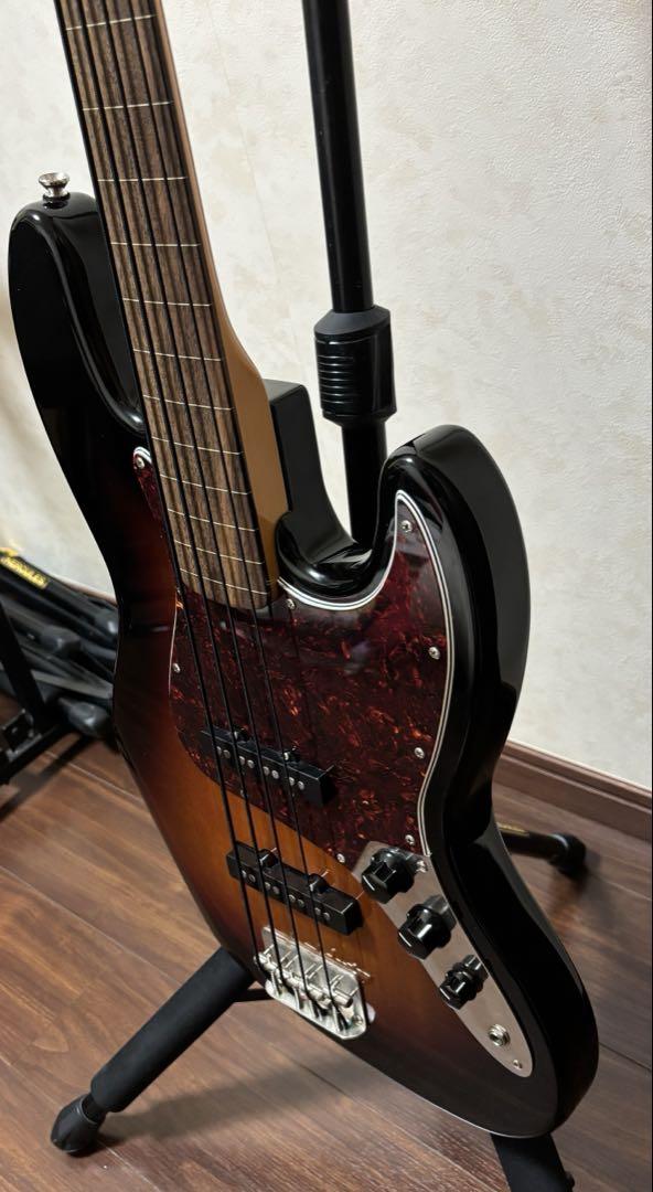 SQUIER (スクワイヤ ) Classic Vibe60s Fretless