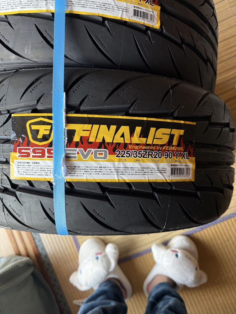 ぽんこつFINALIST 595EVO 225/35R20新品2本