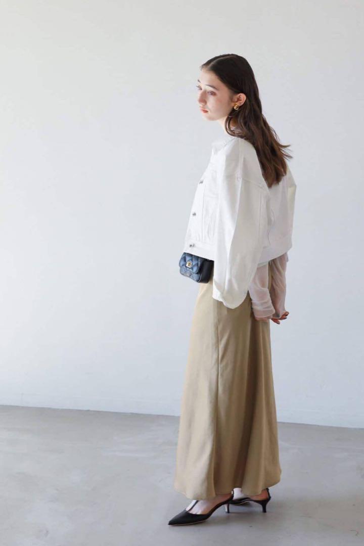 ラトータリテ La Totalite Tストラップ