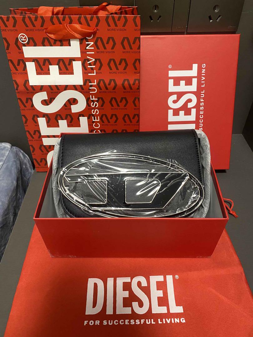 新品 DIESEL ブラッ レザークロスボディバッグ