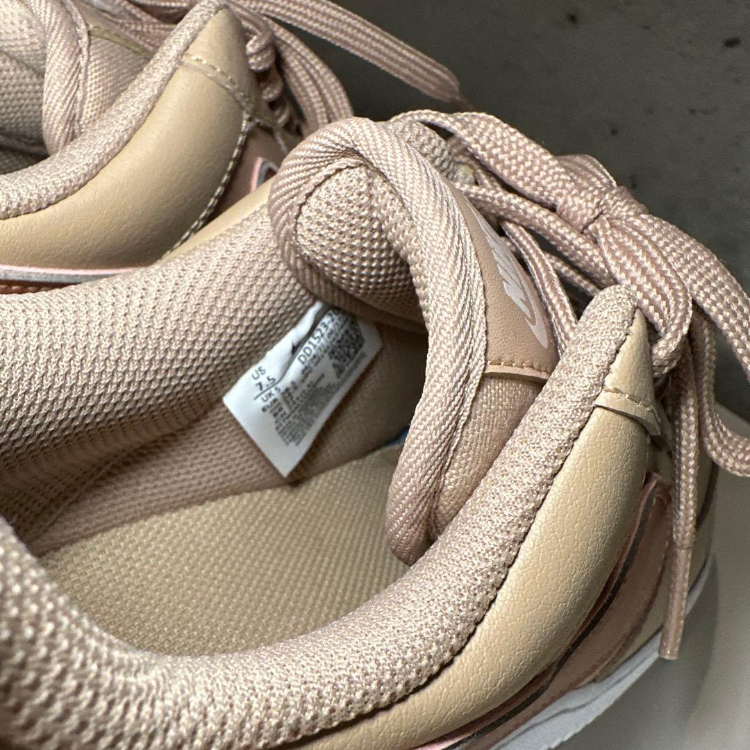 新品未使用 NIKE ナイキ エアフォース1 レディース 新品未使用 NIKE ナイキ エアフォース1 レディース