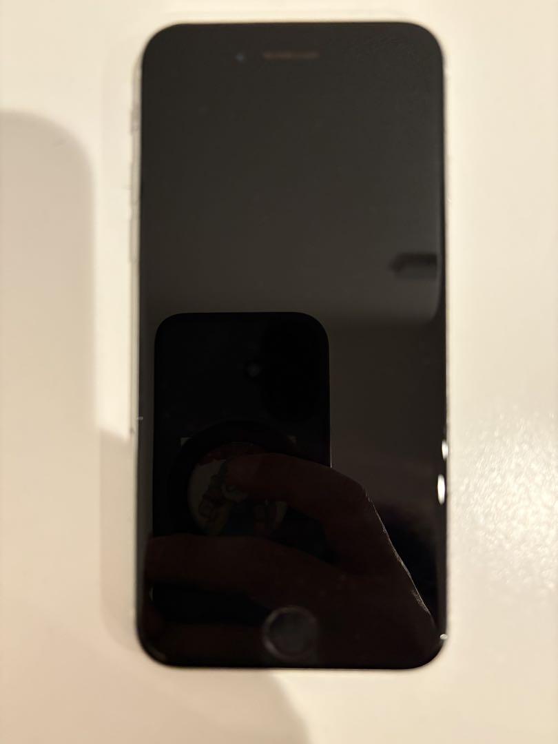 iPhoneSE2 64GBホワイト　simフリー