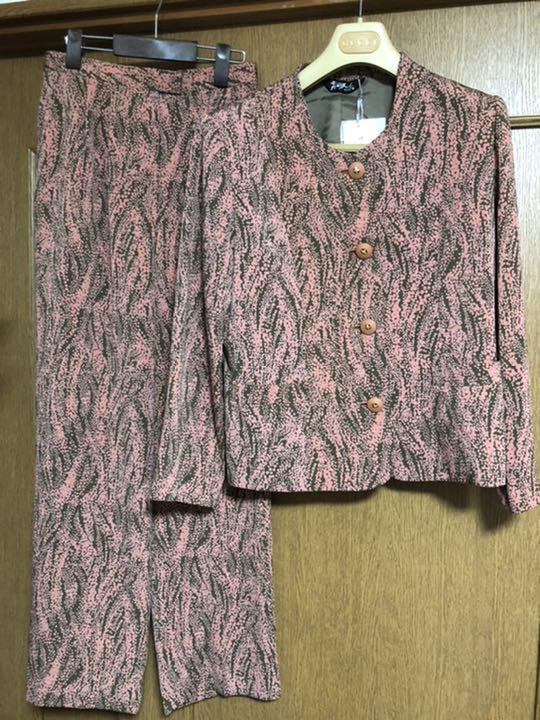 お値下げ【未使用】丹後ちりめん パンツスーツ 大きいサイズ お値下げ【未使用】丹後ちりめん パンツスーツ 大きいサイズ