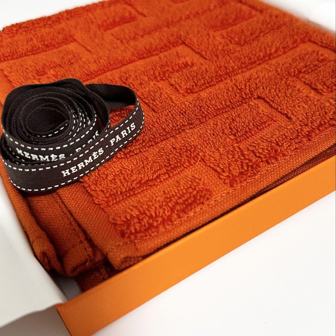 HERMES オレンジ タオル　ハンカチ　ボックス付き