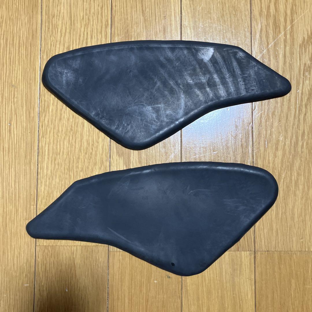 白バイ タンクパッド 黒 ゴム製
