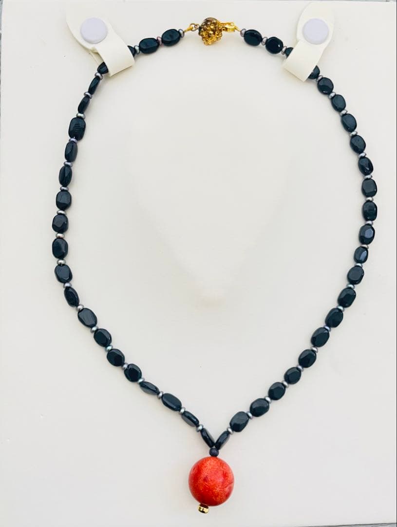 本赤珊瑚と天然黒石と淡水真珠ネックレス　珊瑚玉16mm 約40cm