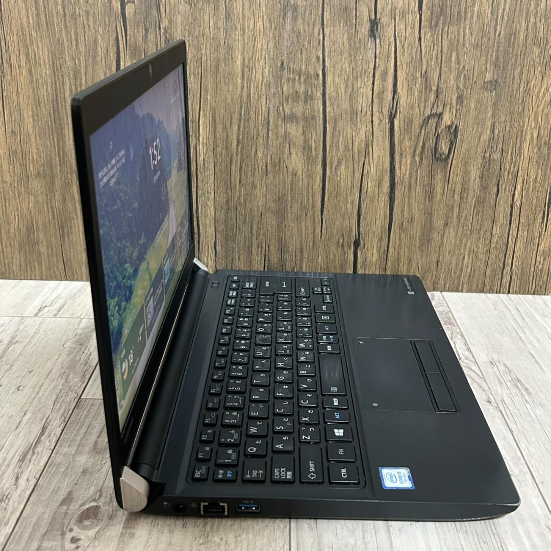 東芝dynabook/ノートパソコン/WEBカメラ/SSD256GB/13.3