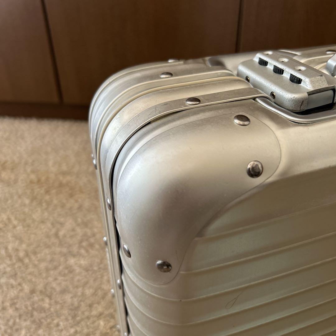 リモワ　機内持ち込み