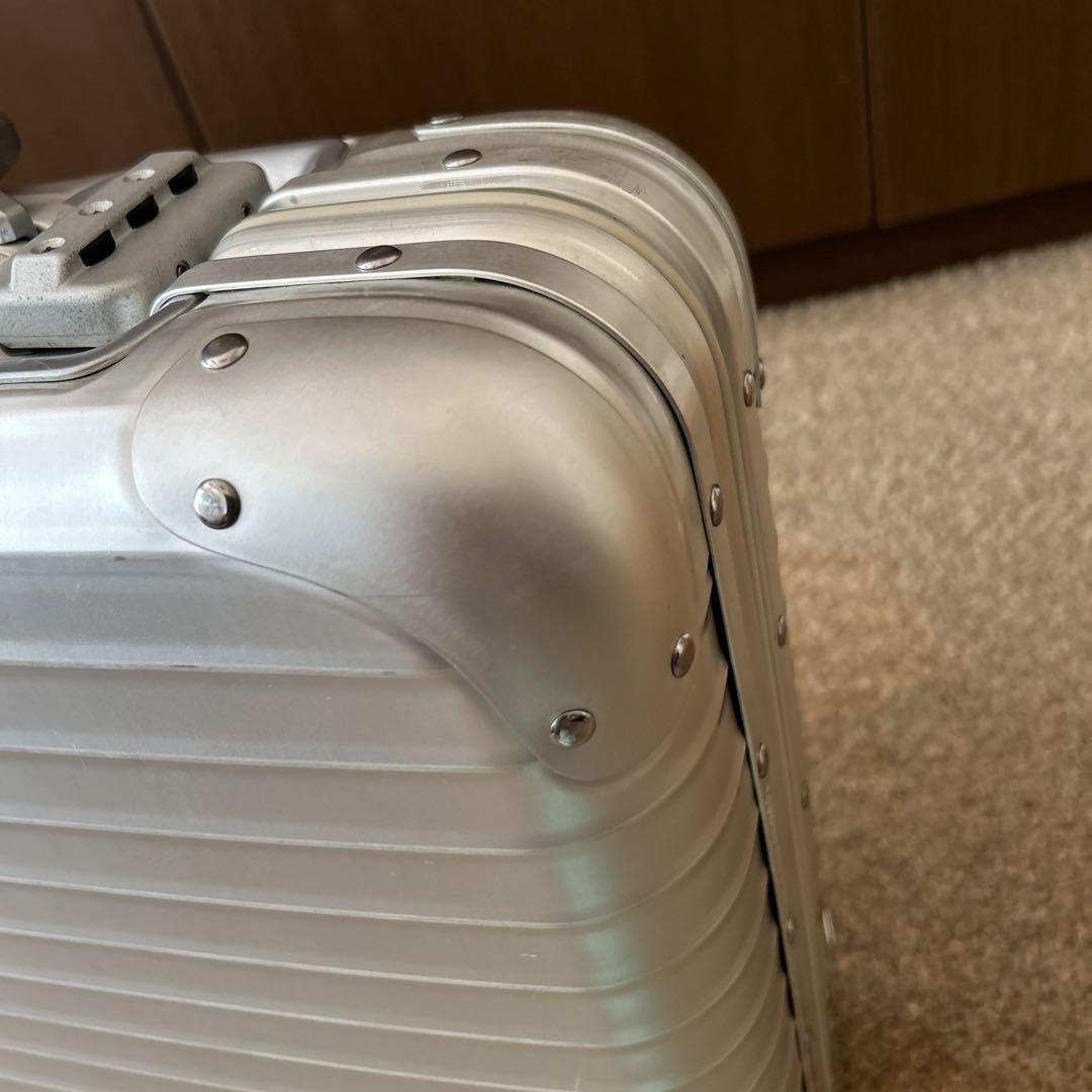 リモワ　機内持ち込み