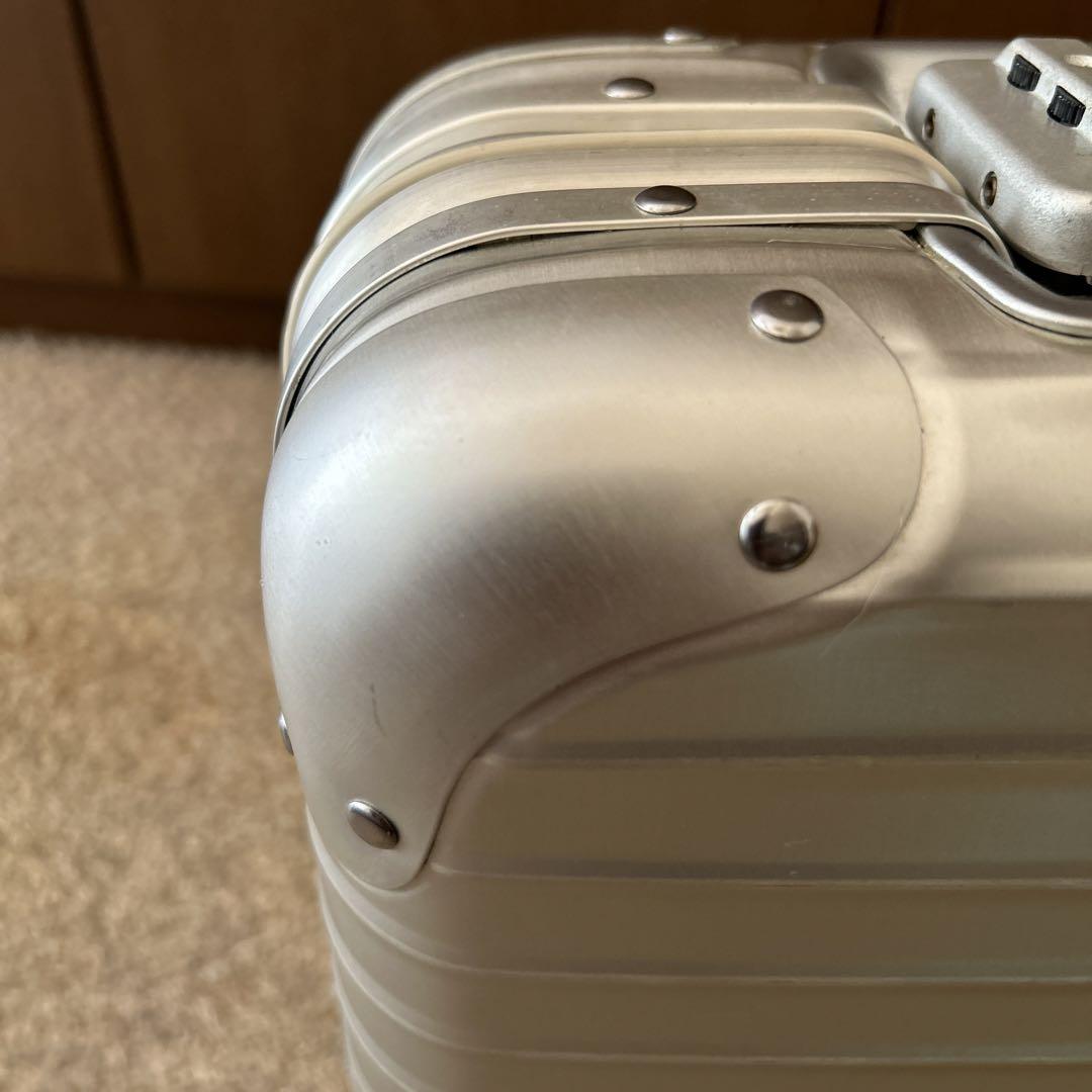 リモワ　機内持ち込み