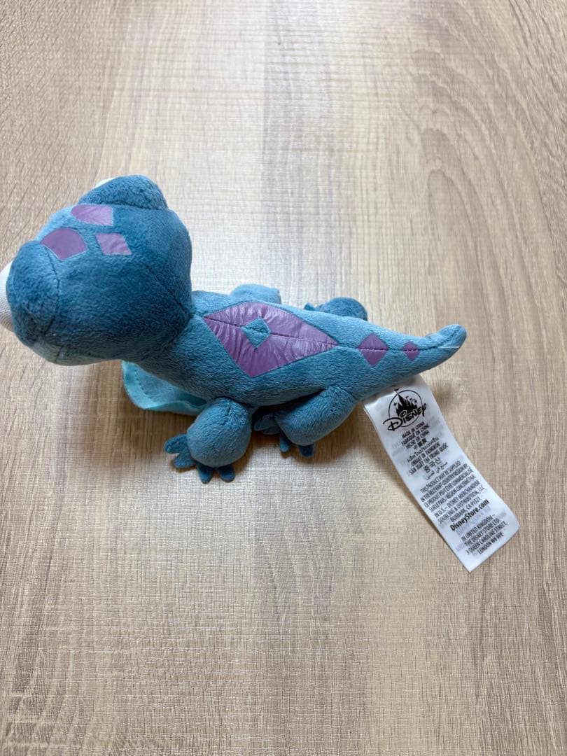 肩のせ目立った傷や汚れなし