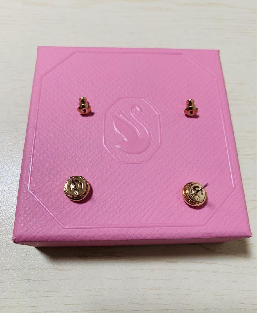 新品 スワロフスキーSwarovski Una Angelic スタッドピアス