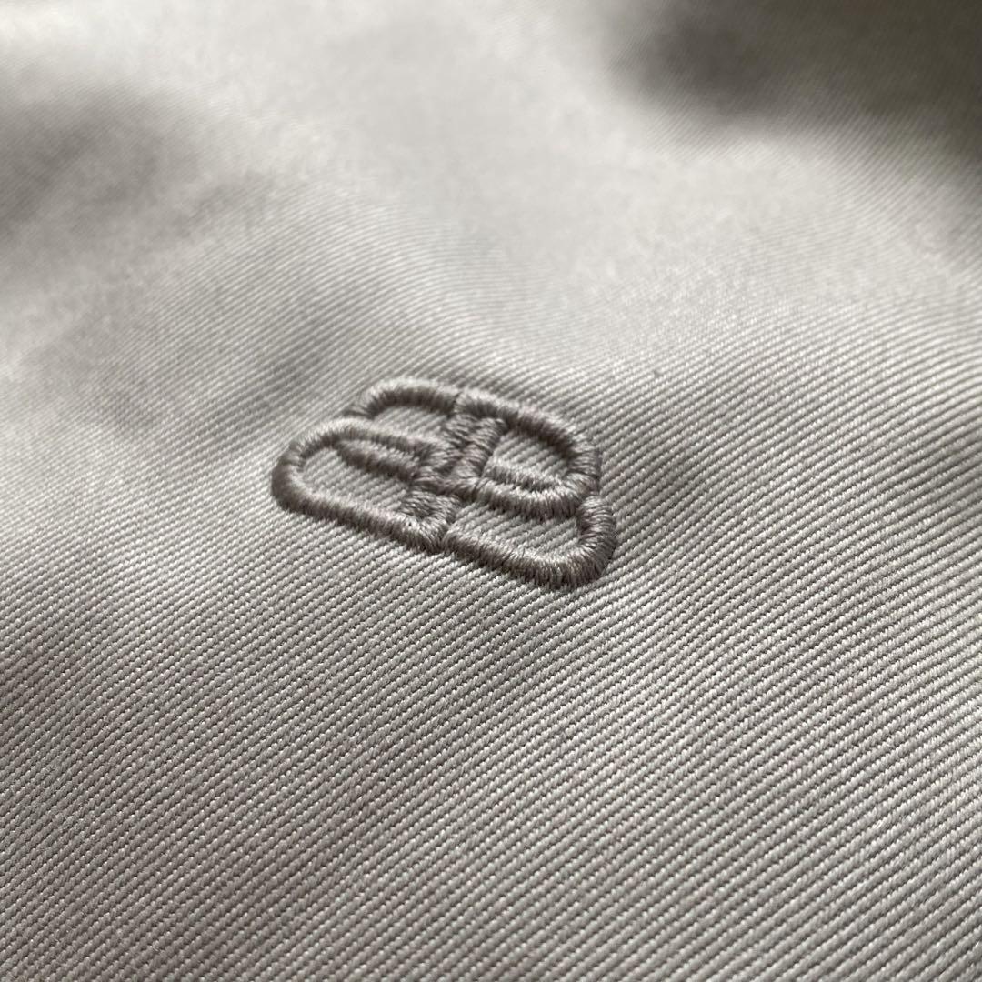ロゴ刺繍