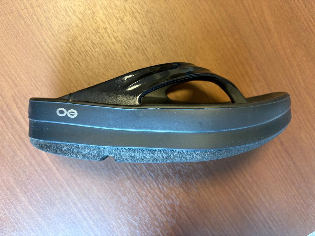 OOFOS ウーホス 厚底 ブラック　一度のみ使用