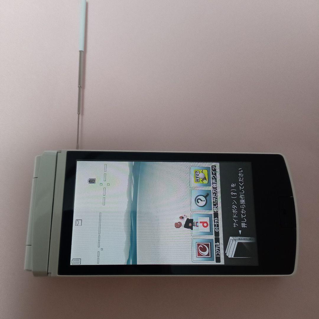 docomo ドコモ N-02D ホワイト FOMA 携帯 2011年 冬モデル docomo ドコモ N-02D ホワイト FOMA 携帯 2011年 冬モデル