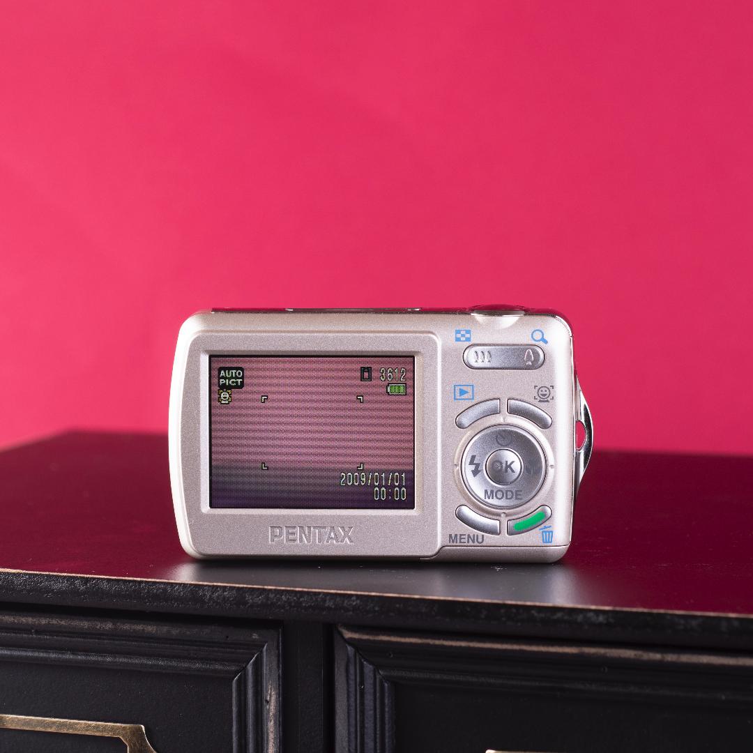 単3電池で動く平成レトロなコンデジ】PENTAX optio E70
