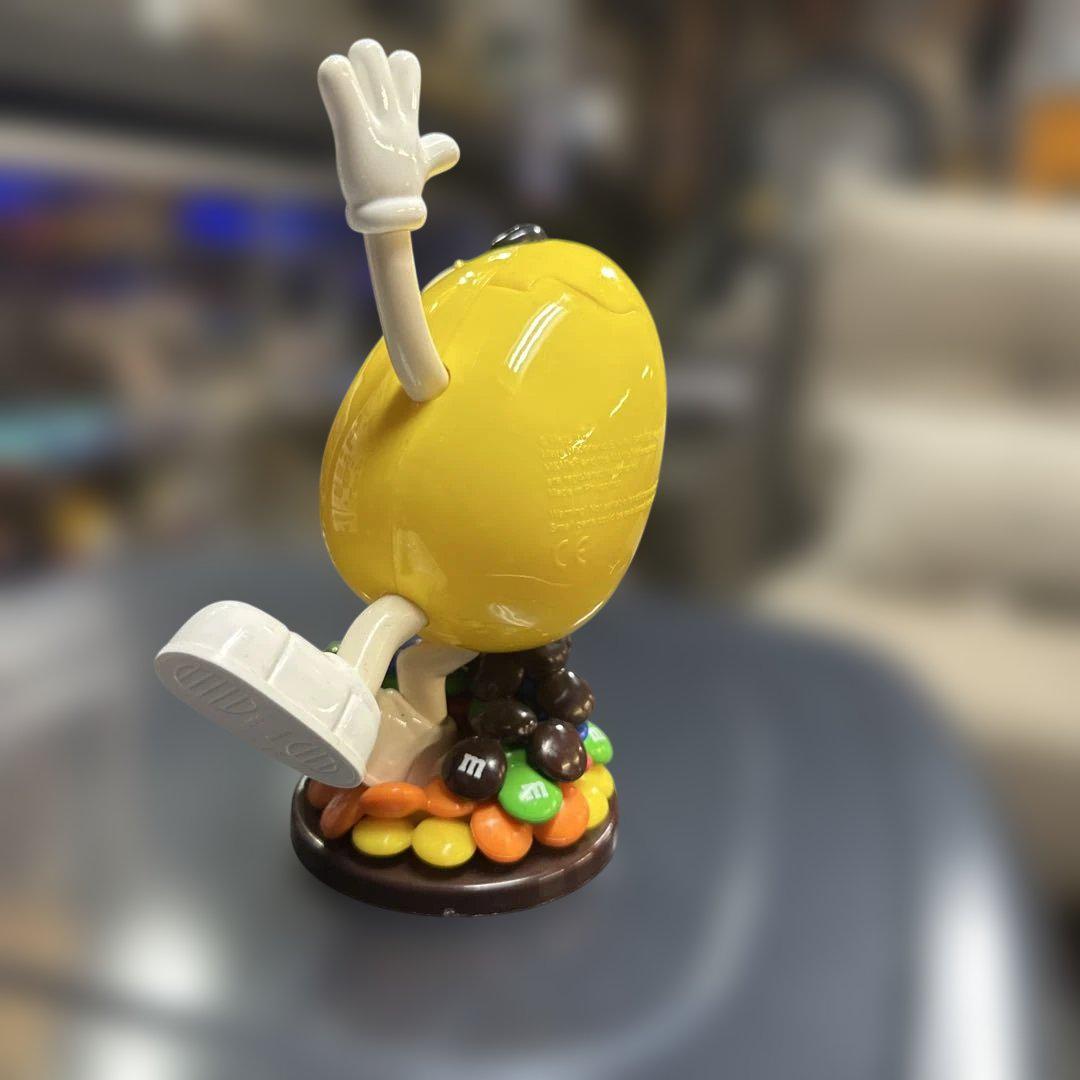 M&M's イエローフィギュア　LOWRIDER