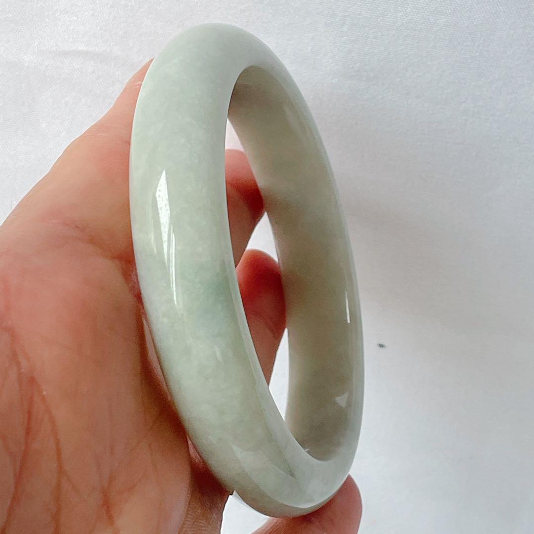 【新入荷】本翡翠保証‼️天然翡翠バングル　内径約59.8mm