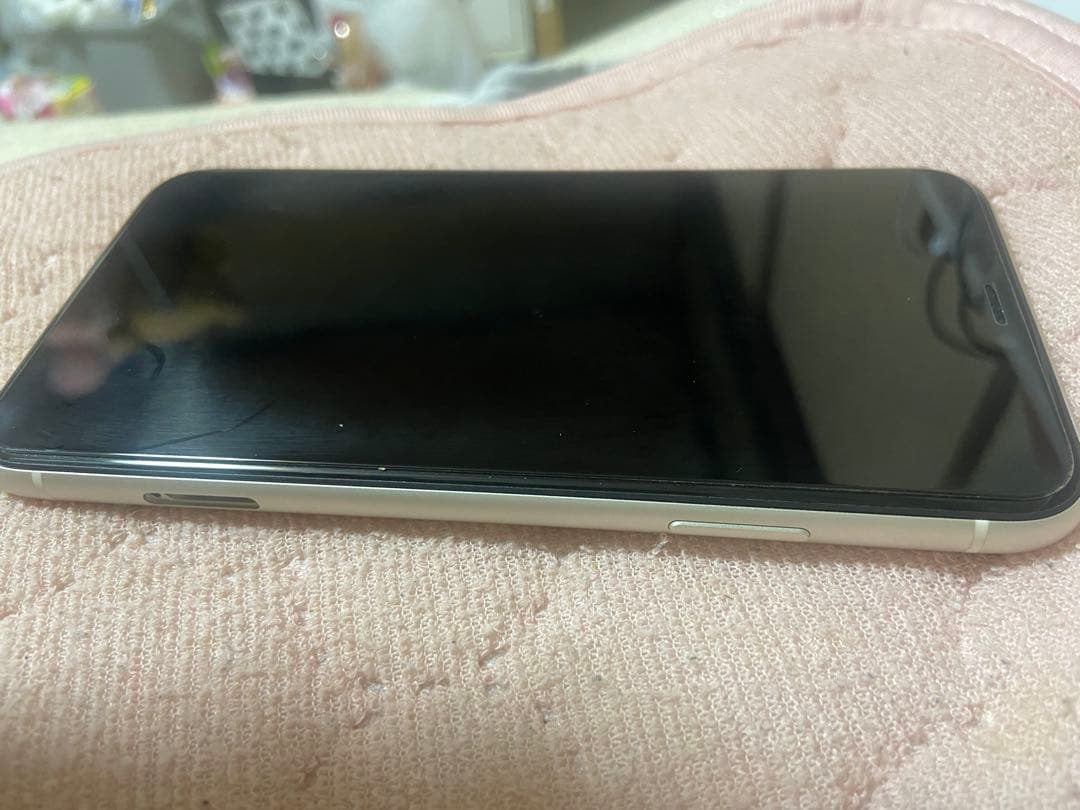 Apple iPhone 11 ホワイト 本体