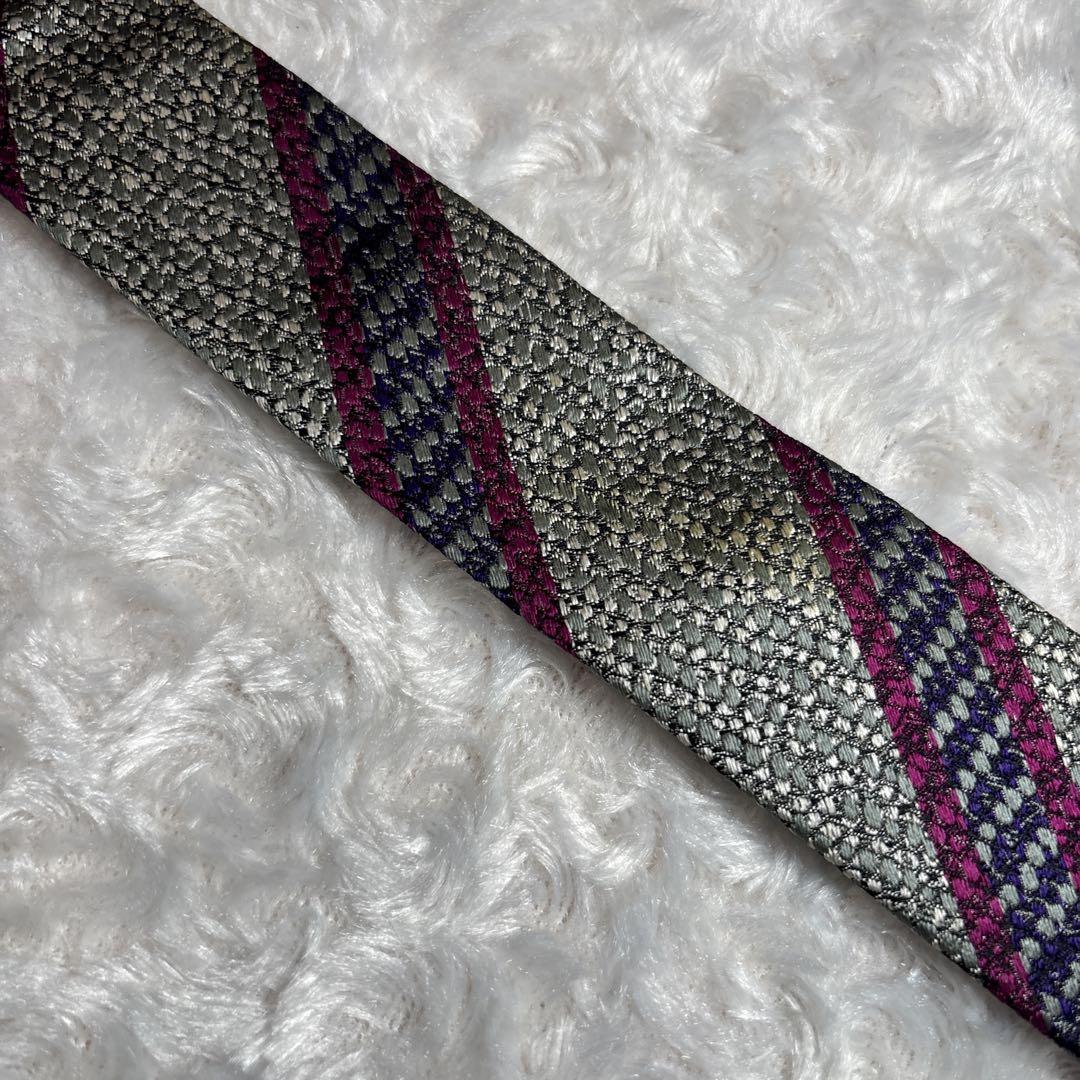 Charvet（シャルべ）　フランス製高級ネクタイ　シルク100%