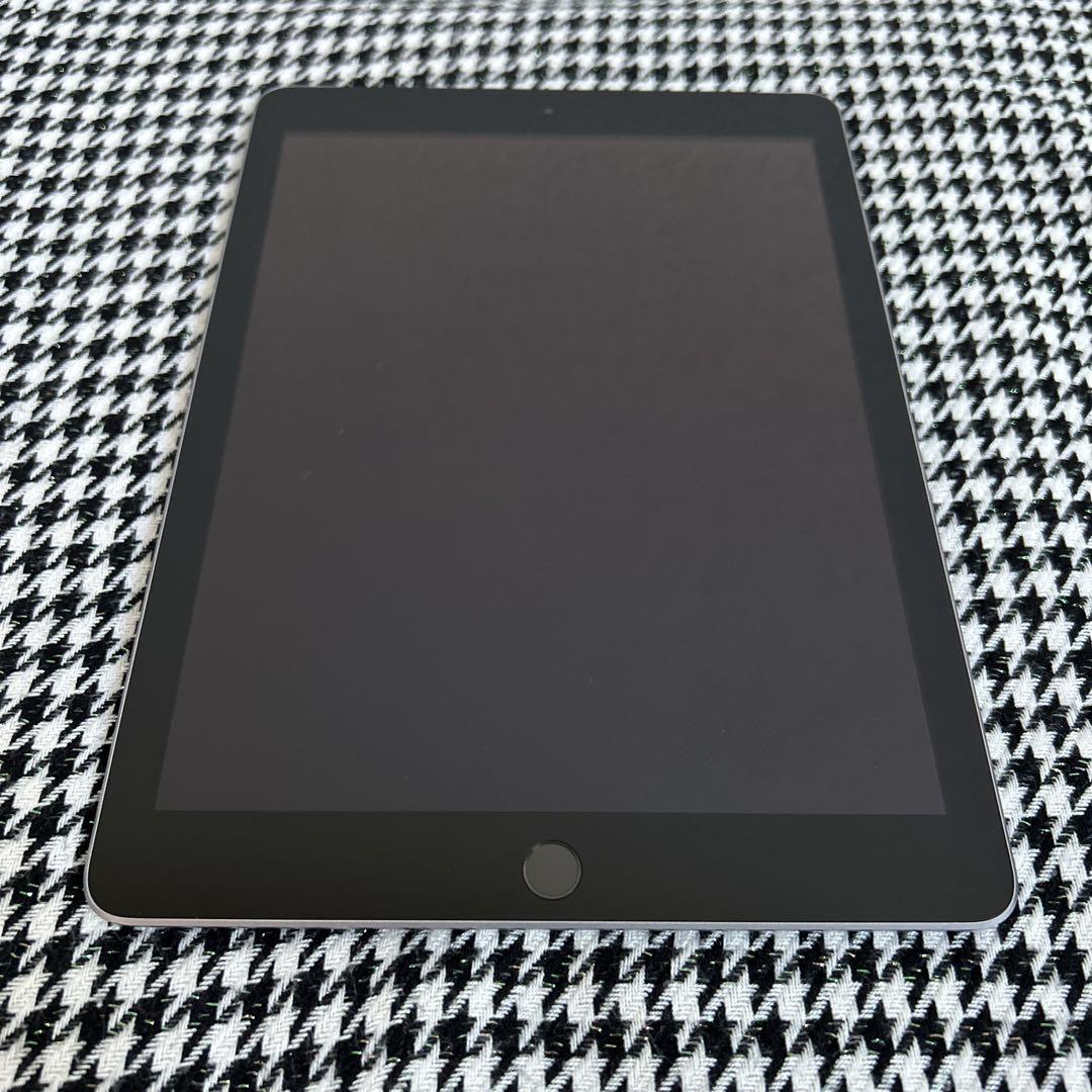 8923 美品☆電池最良好☆iPad6 第6世代 32GB SIMフリー☆