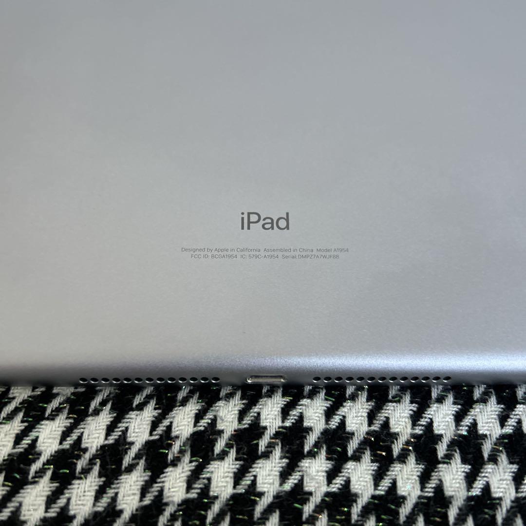 8923 美品☆電池最良好☆iPad6 第6世代 32GB SIMフリー☆