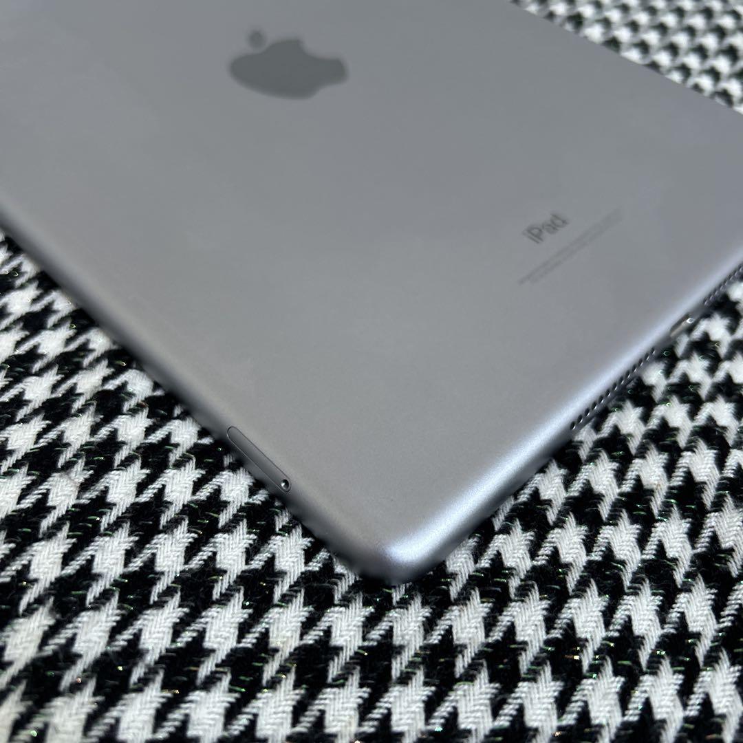 8923 美品☆電池最良好☆iPad6 第6世代 32GB SIMフリー☆