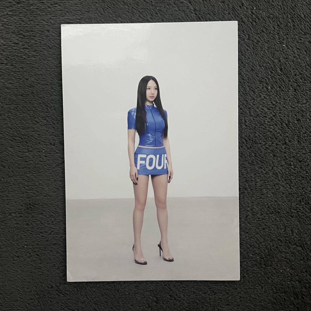 TWICE オンラインくじ 直筆サイン入りグッズ(NAYEON) くじプラ | TWICE in Wonderland モバイルくじ