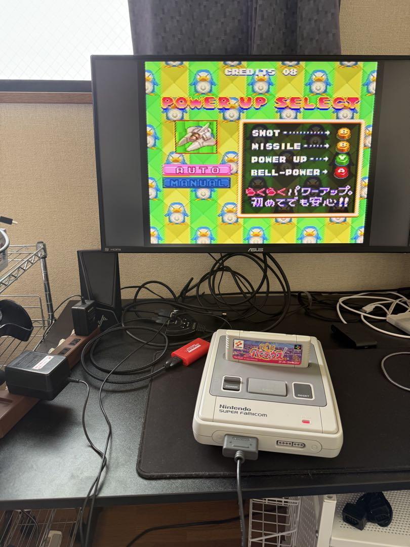 スーパーファミコン 本体とコントローラー