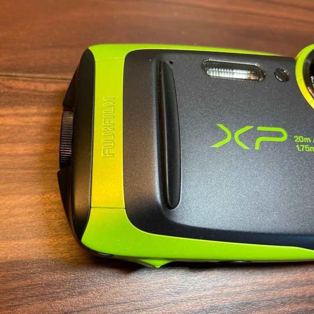 FUJI FILM FinePix XP120 デジカメ ほぼ新品 3810 FUJI FILM FinePix XP120 デジカメ ほぼ新品 3810