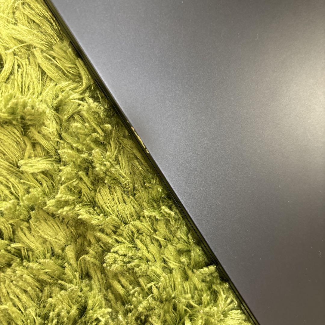 【パラパラ】MacBook Air M2 8GB ／ 256GB