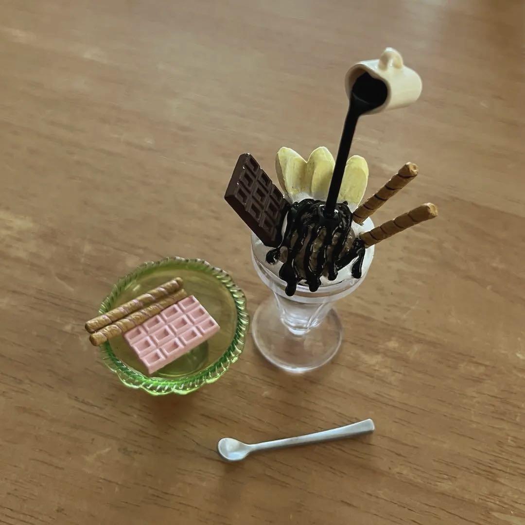 リーメント　チョコレートショップ　bigチョコレートパフェ　イチゴ
